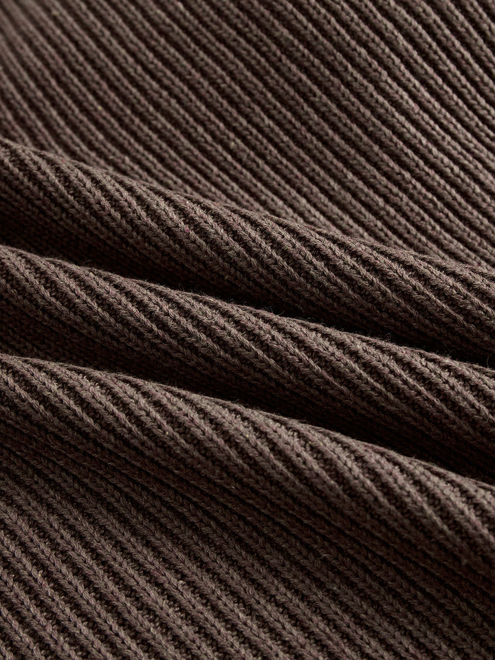 Alexandra - Swetrowa sukienka z falbanami — miękka, ciepła i romantyczna.